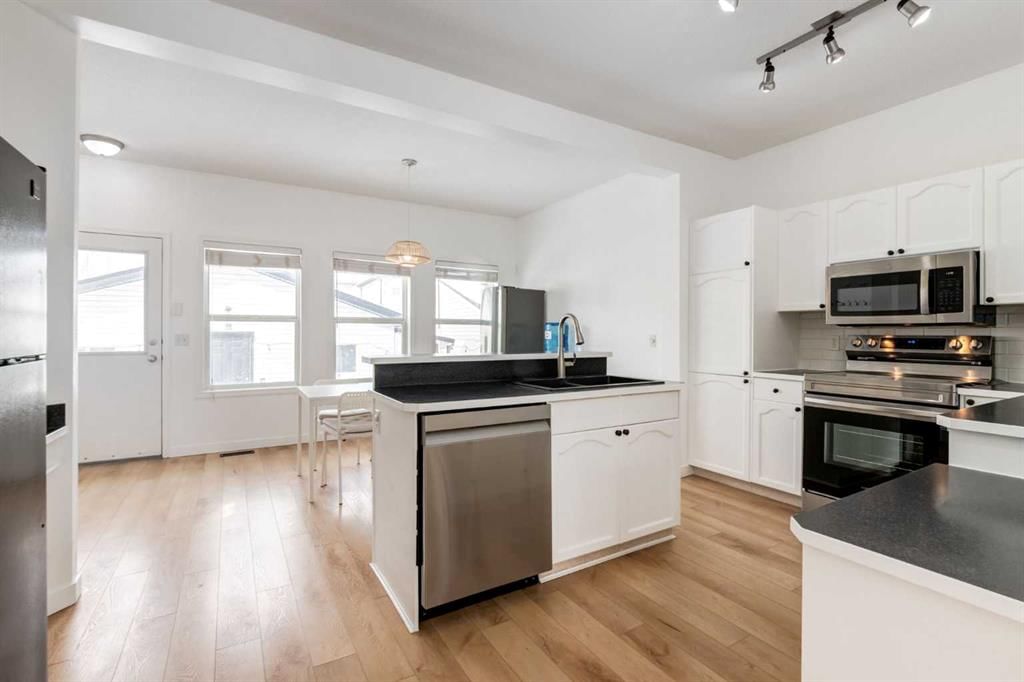 15770 Everstone Road SW, Calgary — photo 3 of 41