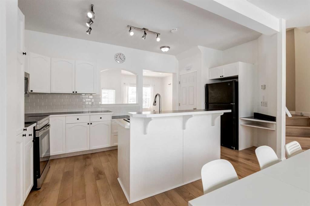 15770 Everstone Road SW, Calgary — photo 5 of 41
