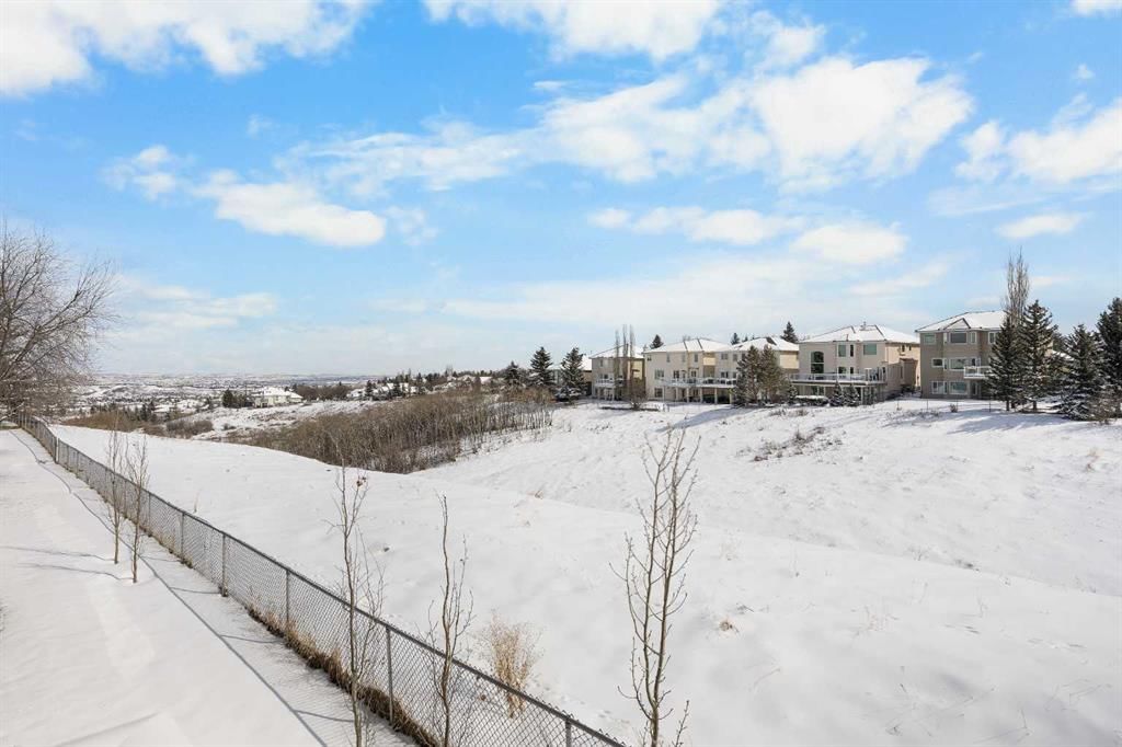 8 Edgevalley View NW, Calgary — photo 2 of 46