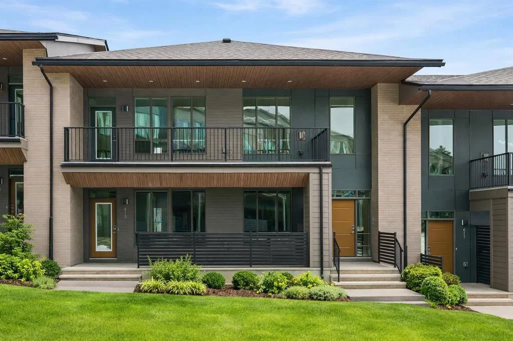 615 Sovereign Common SW, Calgary — main listing photo
