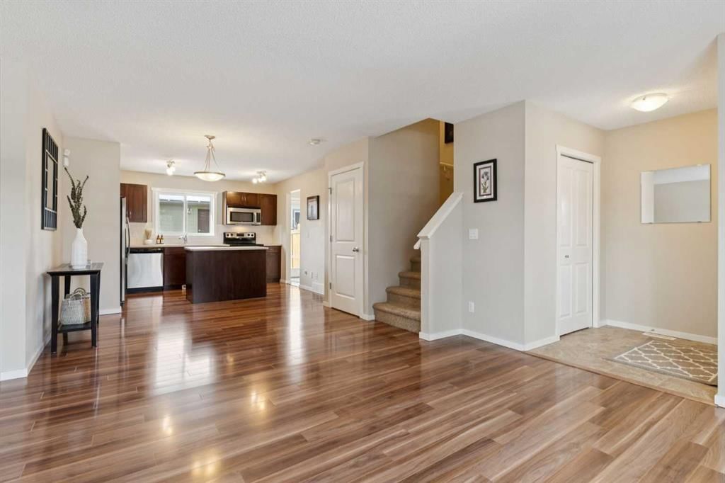63 Walden Drive SE, Calgary — photo 3 of 28