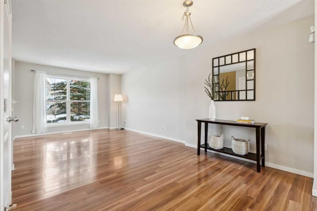 63 Walden Drive SE, Calgary — photo 4 of 28
