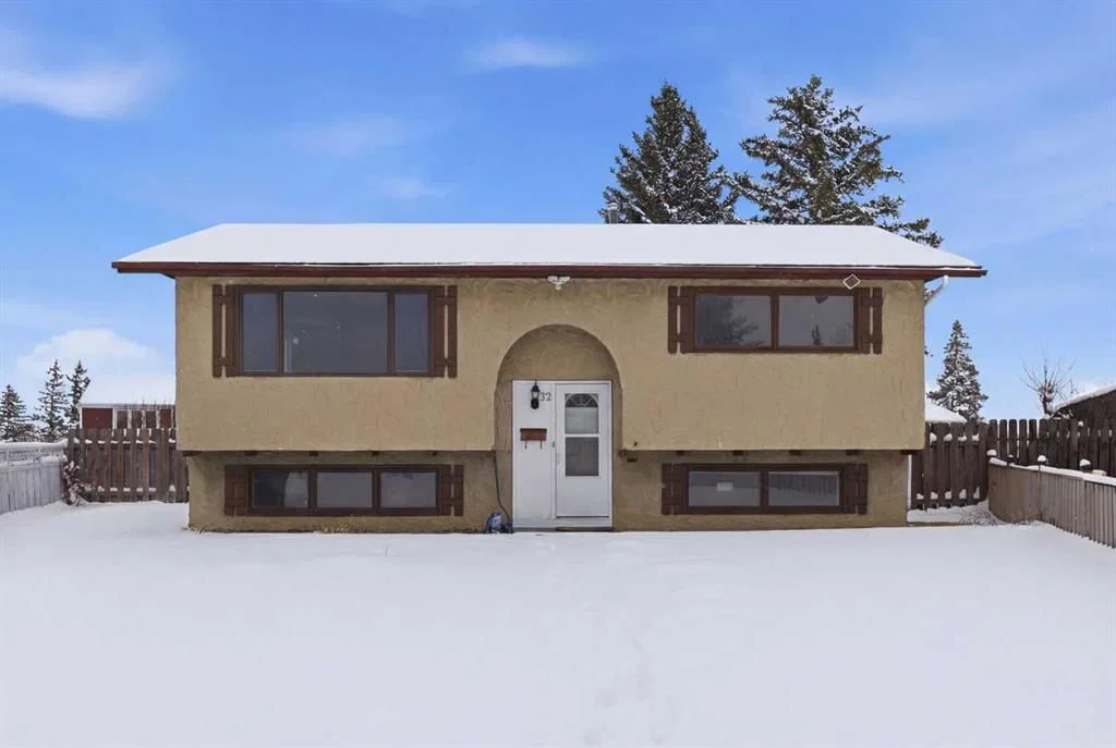 32 Fonda Mews SE, Calgary — main listing photo