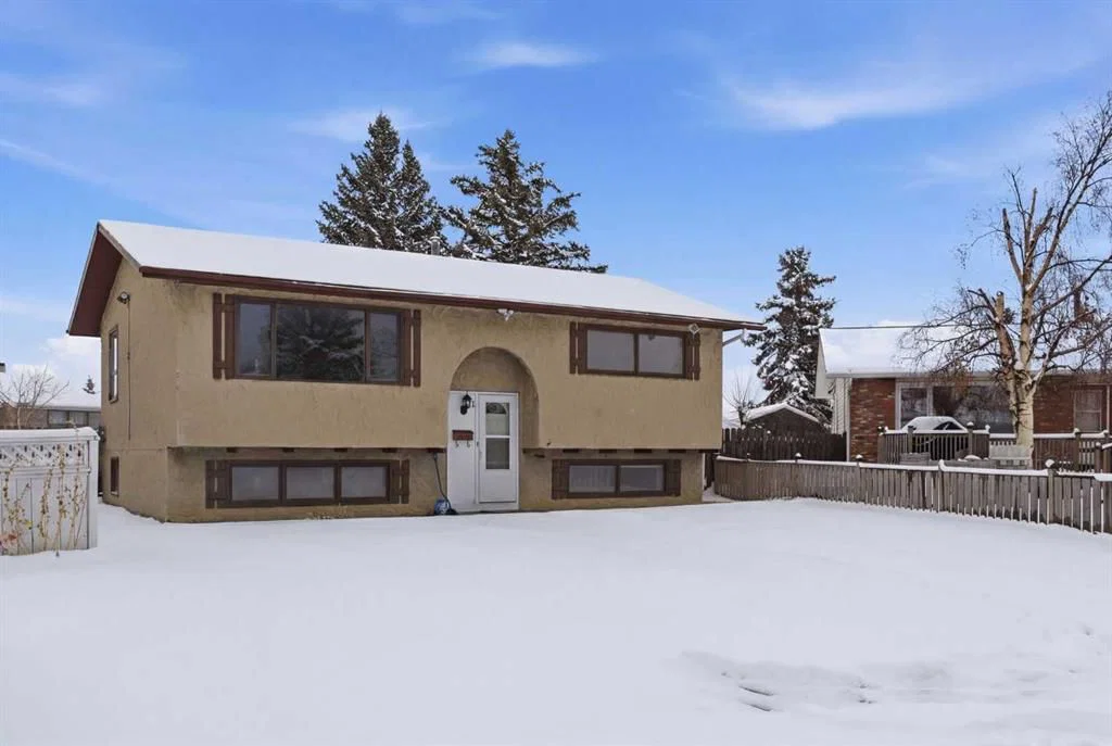 32 Fonda Mews SE, Calgary — photo 2 of 40