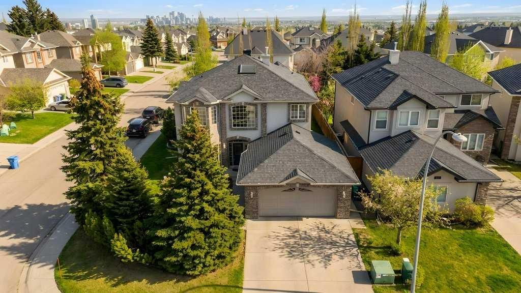 137 Simcrest Heights SW, Calgary — photo 2 of 34
