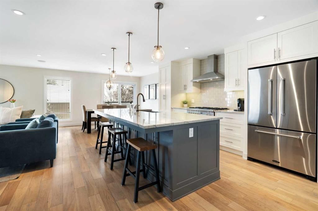 6607 Silver Springs Crescent NW, Calgary — photo 4 of 39