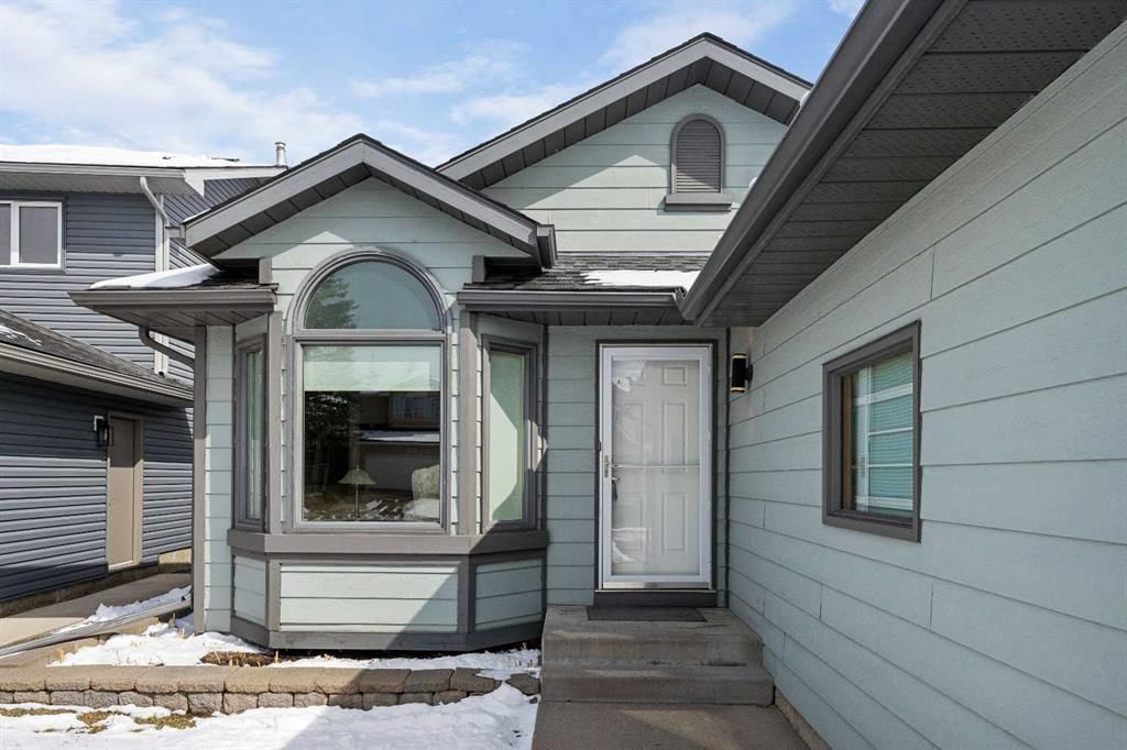 184 Sunmeadows Crescent SE, Calgary — photo 3 of 42