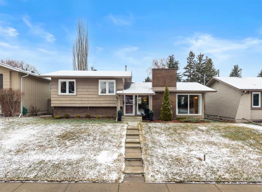 247 Parkwood Close SE, Calgary — photo 2 of 42