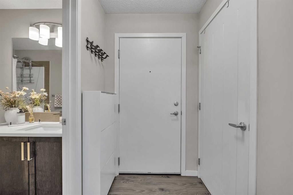 304, 6603 New Brighton Avenue SE, Calgary — photo 2 of 29