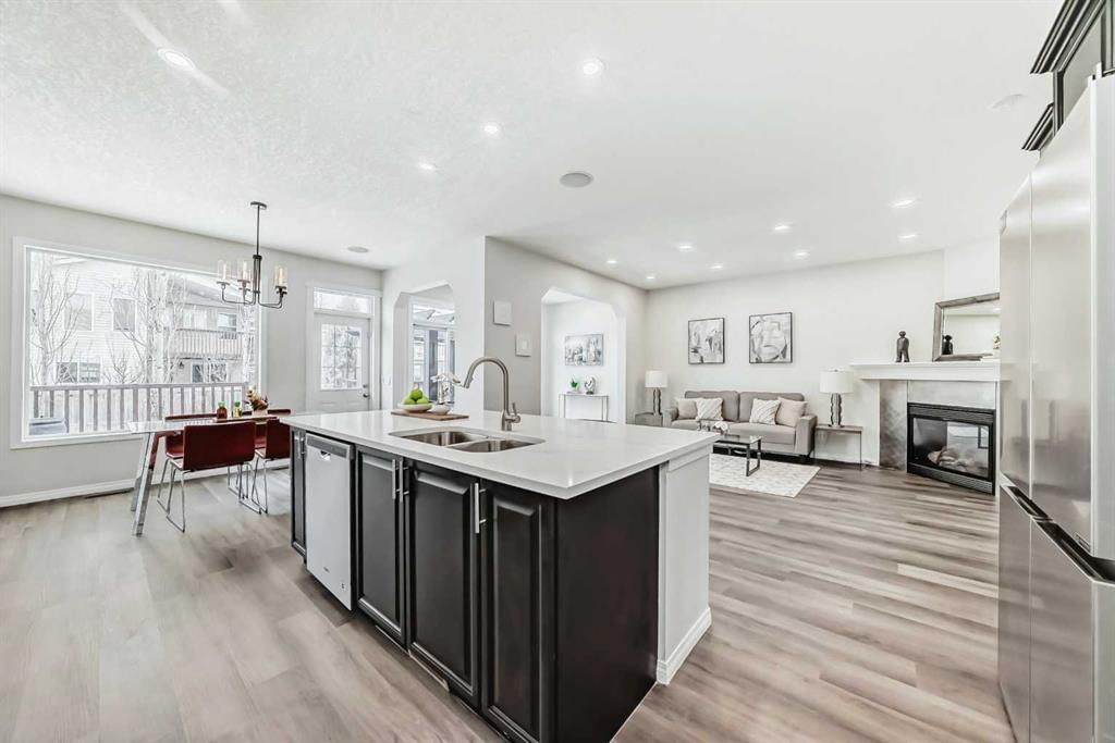 21 Panamount Row NW, Calgary — photo 4 of 40
