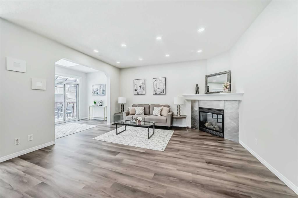 21 Panamount Row NW, Calgary — photo 5 of 40