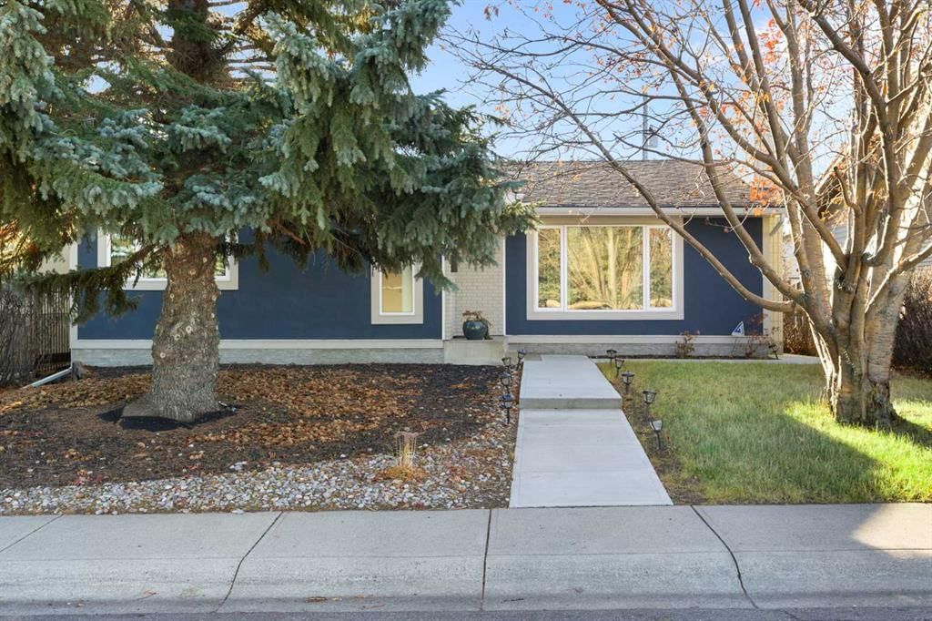 224 Silverview Way NW, Calgary — main listing photo