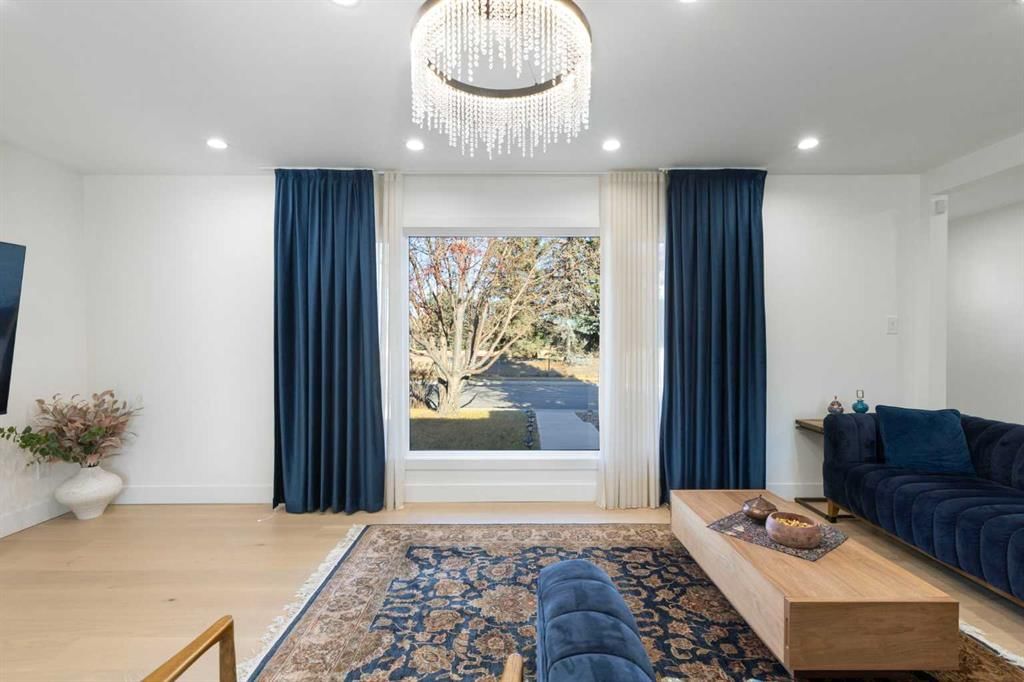 224 Silverview Way NW, Calgary — photo 4 of 50
