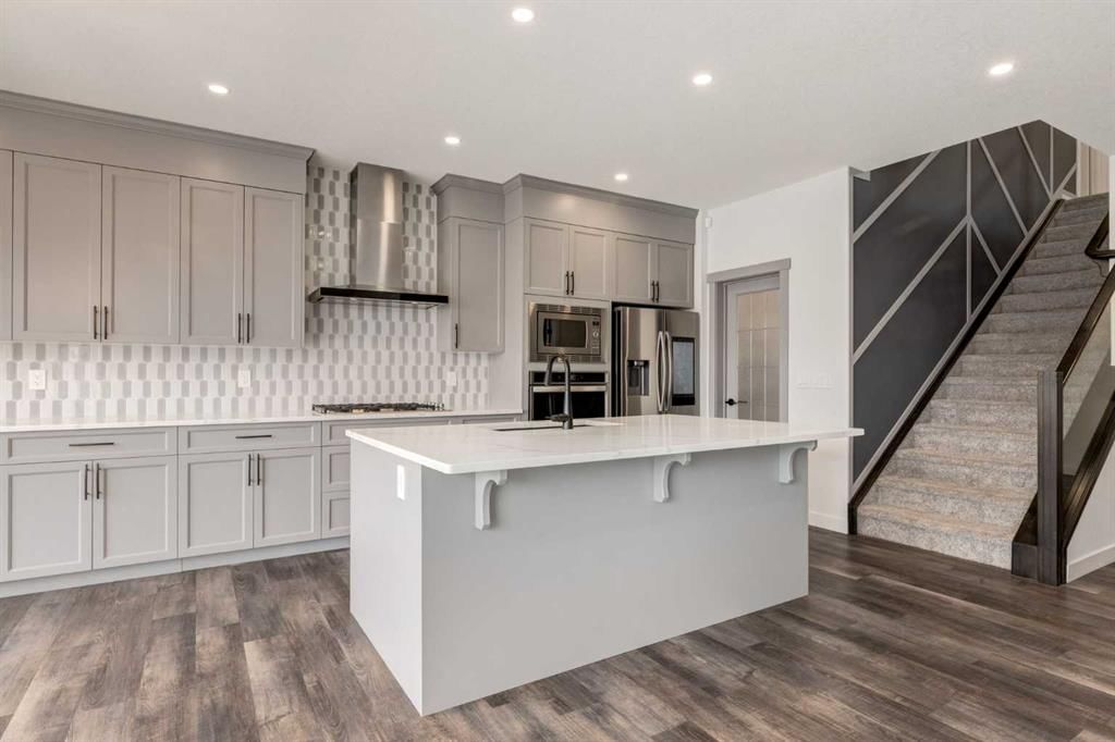 142 Cranbrook Park SE, Calgary — photo 5 of 49