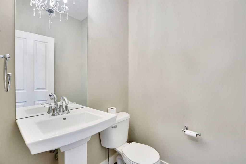 14 West Coach Way SW, Calgary — photo 3 of 50