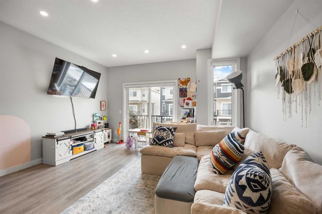 1320 Sage Hill Grove NW, Calgary — photo 3 of 33