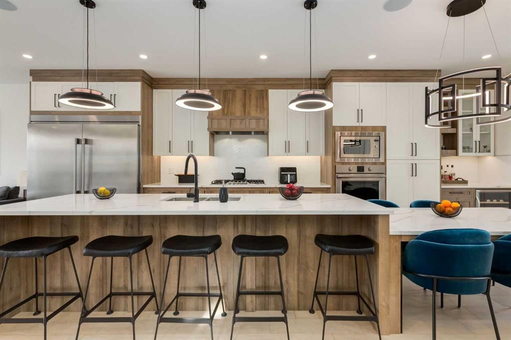 513 18 Street NW, Calgary — photo 4 of 40