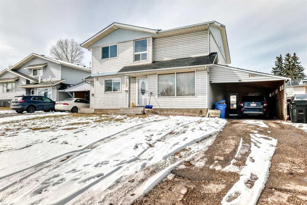 12 Radcliffe Court SE, Calgary — photo 3 of 30