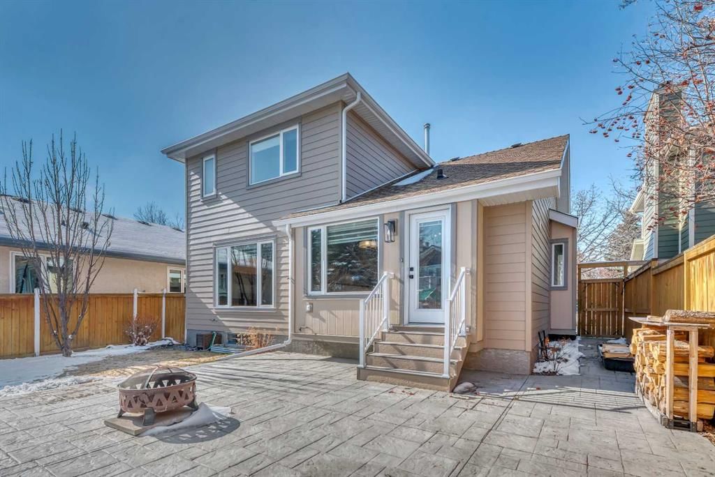 167 Douglasbank Mews SE, Calgary — photo 5 of 49