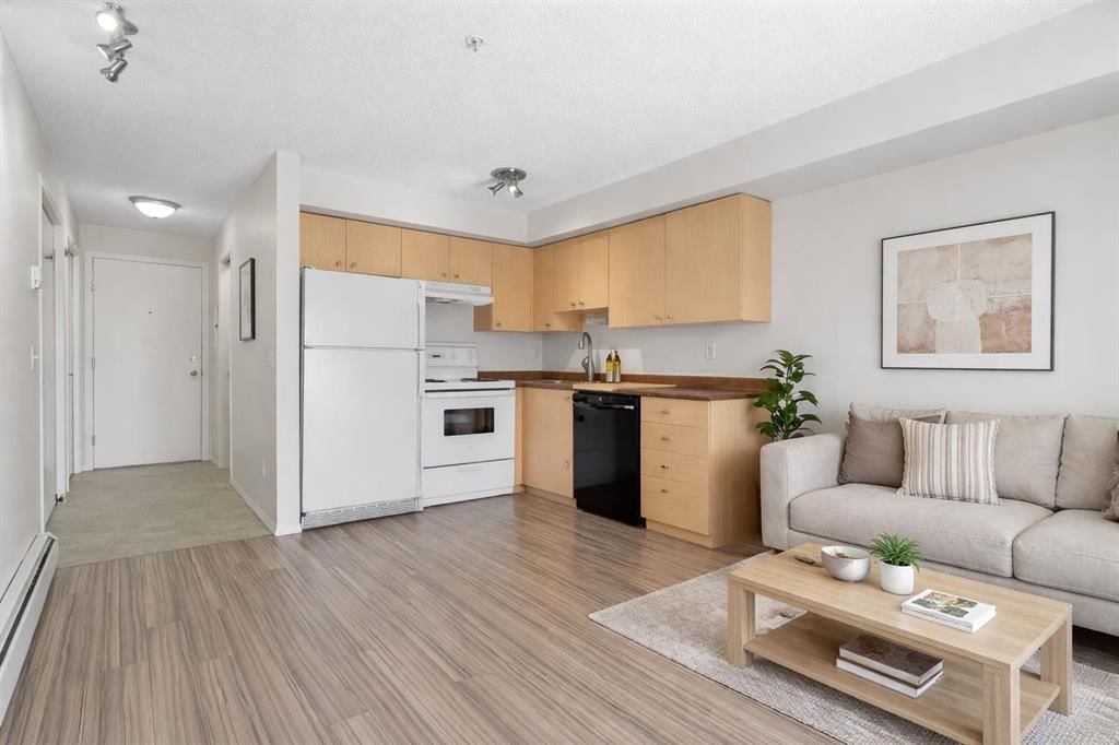 2205, 16 Country Village Bay NE, Calgary — photo 4 of 25