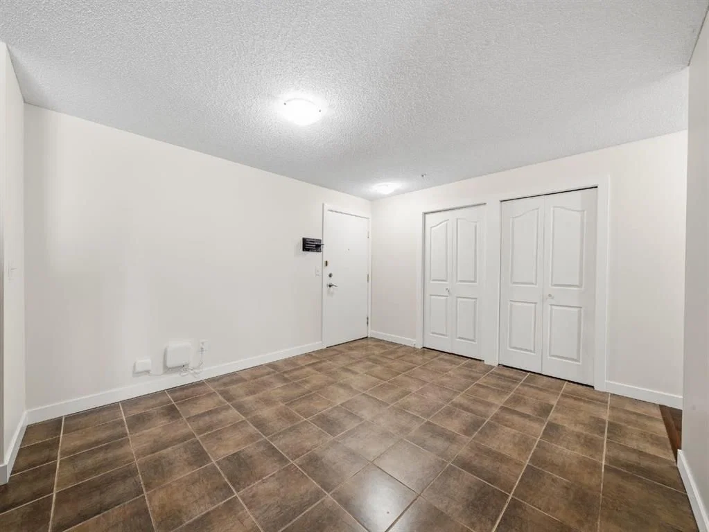 203, 4000 Citadel Meadow Point NW, Calgary — photo 5 of 26
