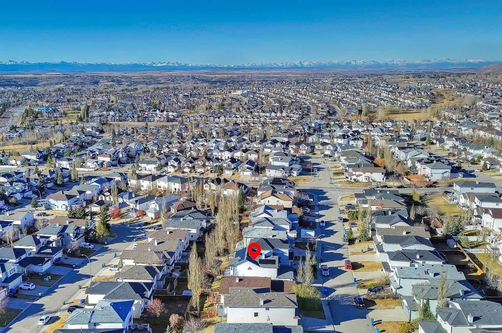 42 Tuscarora Way NW, Calgary — photo 4 of 50