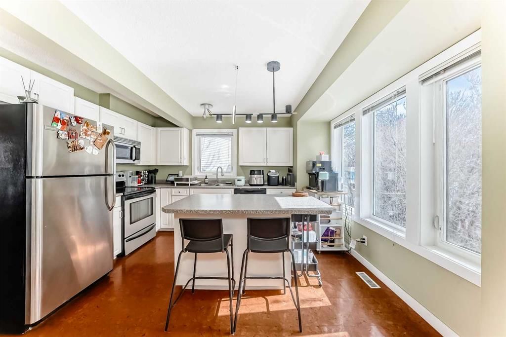 114 Killarney Glen Court SW, Calgary — photo 5 of 28