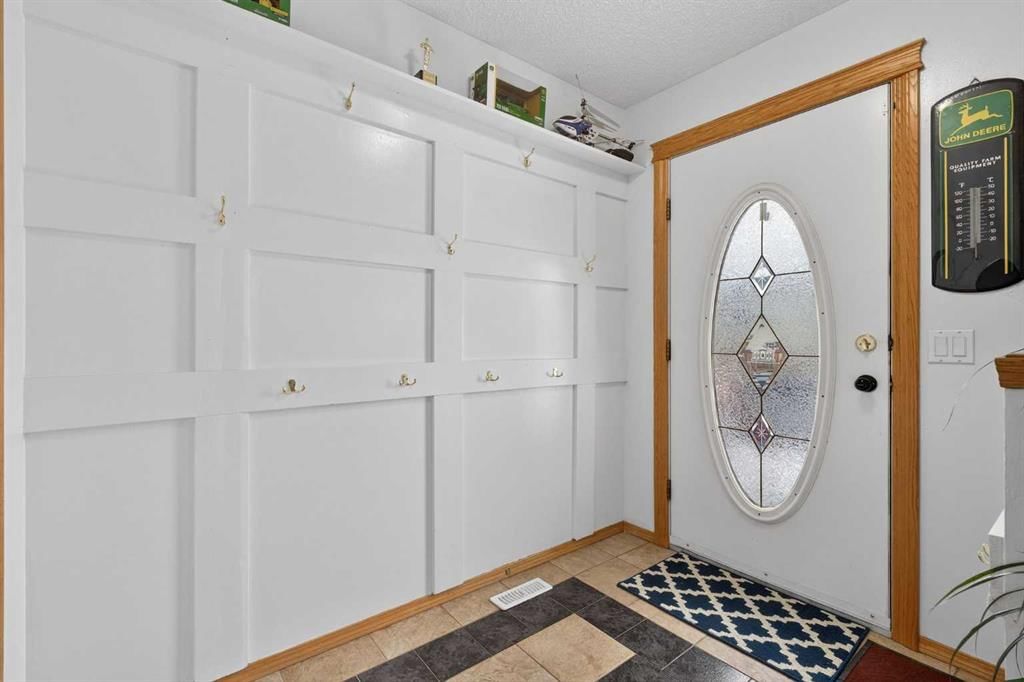 14 Hidden Ranch Hill NW, Calgary — photo 5 of 40