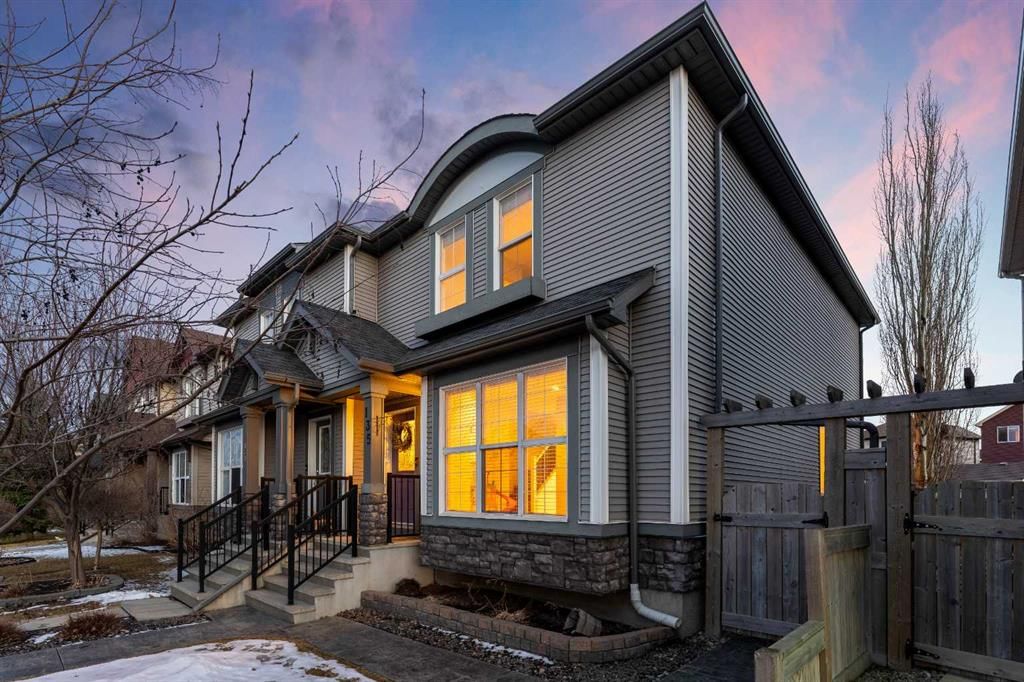135 Autumn Green SE, Calgary — photo 3 of 32