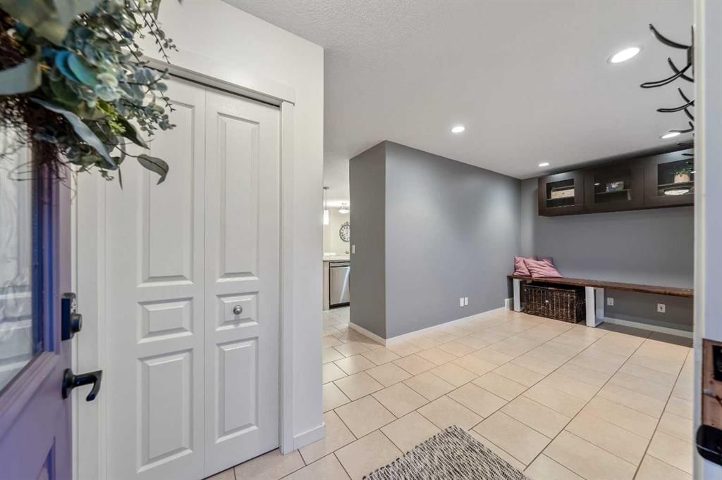 135 Autumn Green SE, Calgary — photo 4 of 32