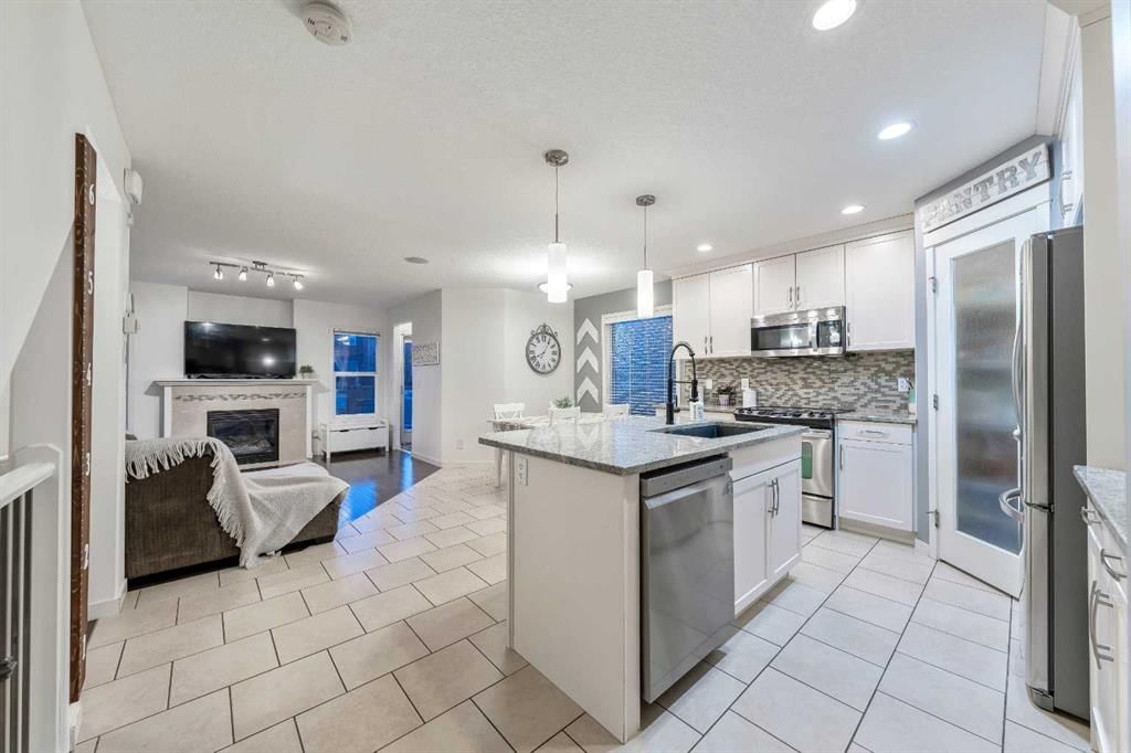135 Autumn Green SE, Calgary — photo 5 of 32