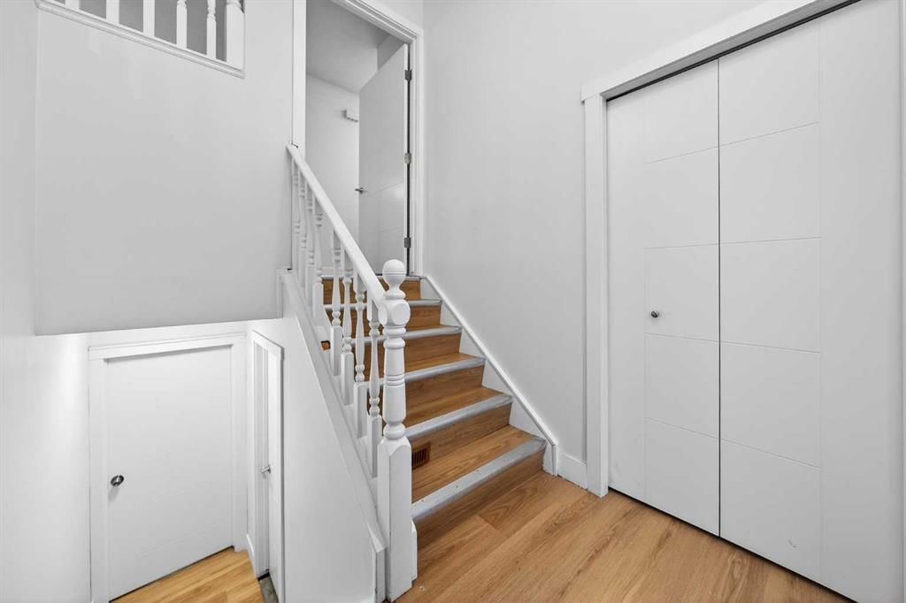 4915 Rundlehorn Drive NE, Calgary — photo 3 of 43