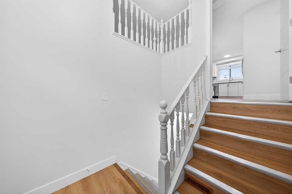4915 Rundlehorn Drive NE, Calgary — photo 4 of 43
