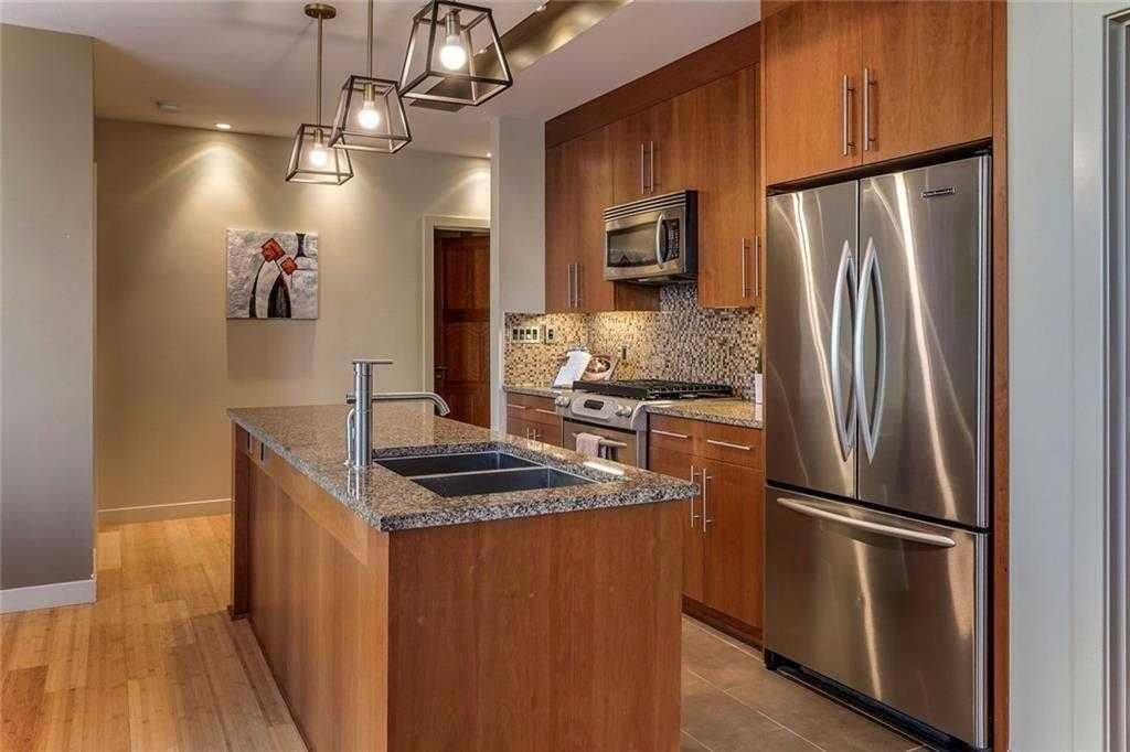 204, 701 3 Avenue SW, Calgary — photo 3 of 24