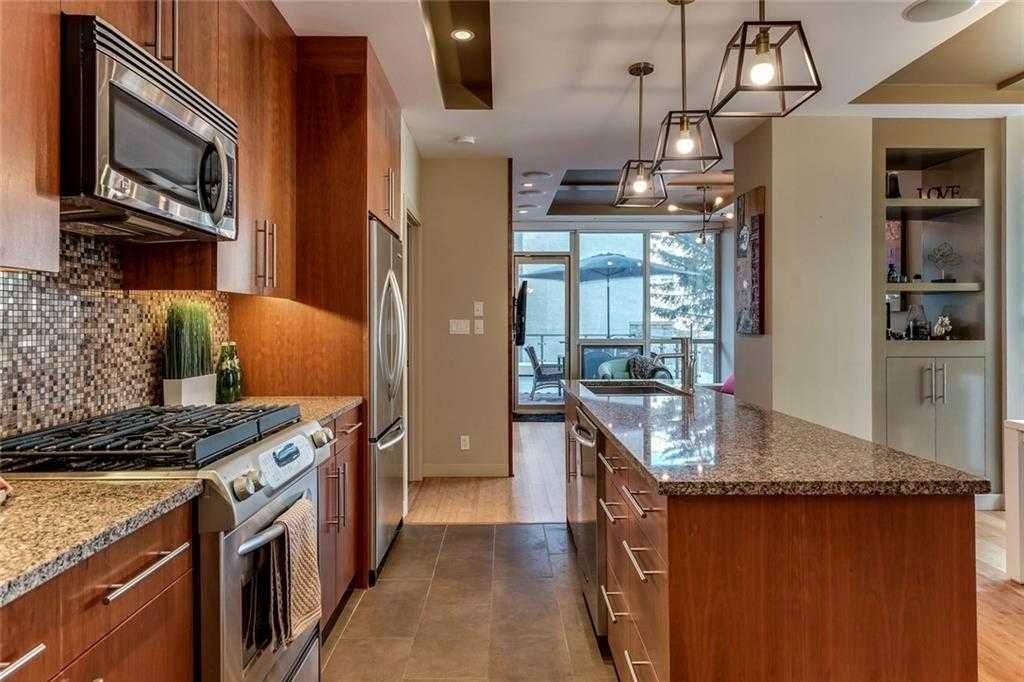 204, 701 3 Avenue SW, Calgary — photo 4 of 24