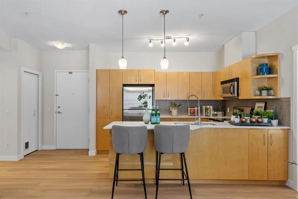 125, 69 Springborough Court SW, Calgary — photo 5 of 31