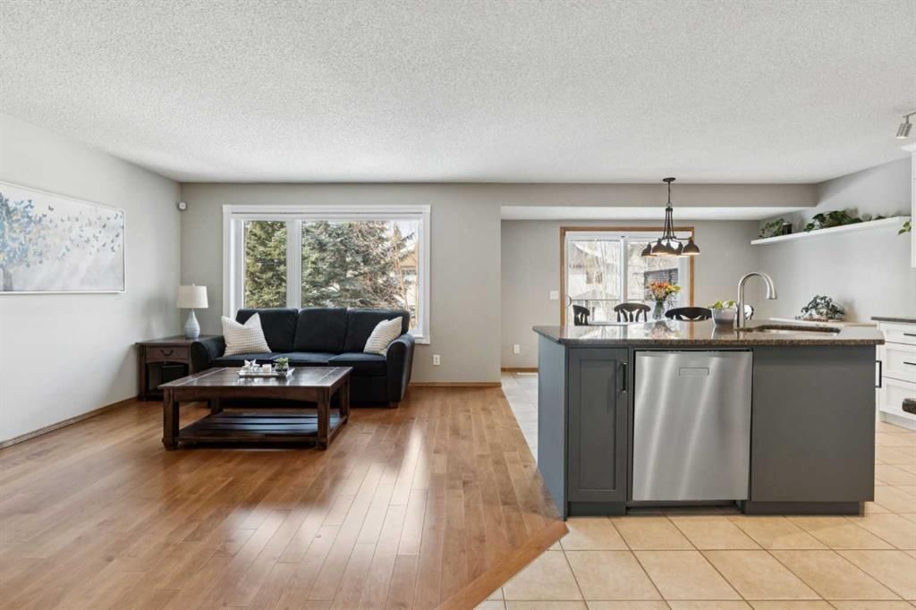 142 Cranfield Crescent SE, Calgary — photo 2 of 49
