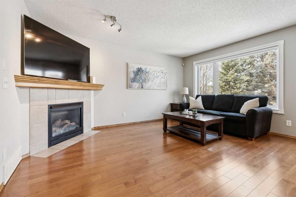 142 Cranfield Crescent SE, Calgary — photo 4 of 49
