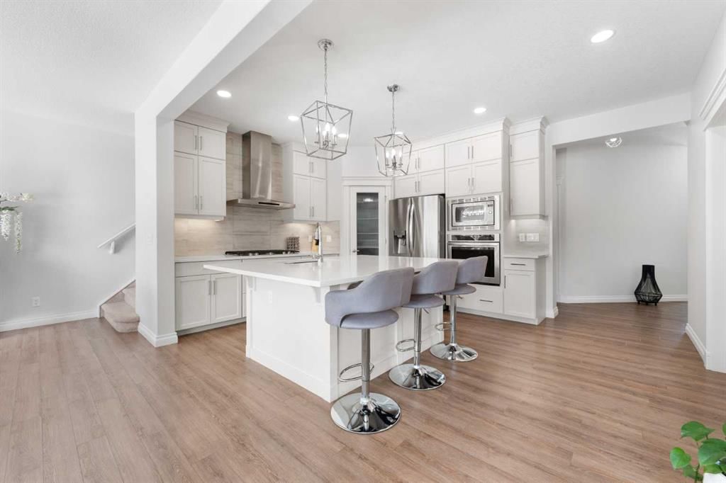 310 Mahogany Manor SE, Calgary — photo 4 of 50