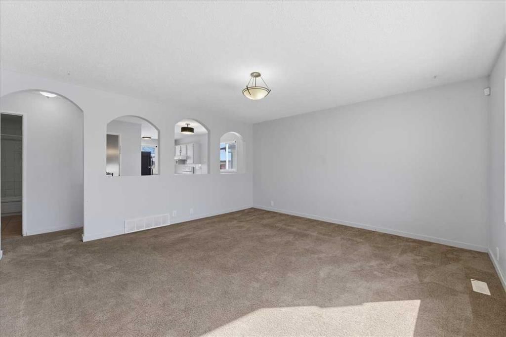 716 Whitemont Drive NE, Calgary — photo 2 of 37