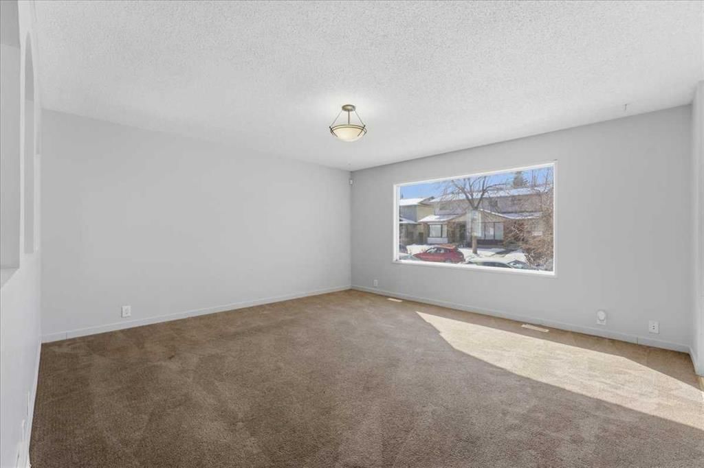 716 Whitemont Drive NE, Calgary — photo 4 of 37