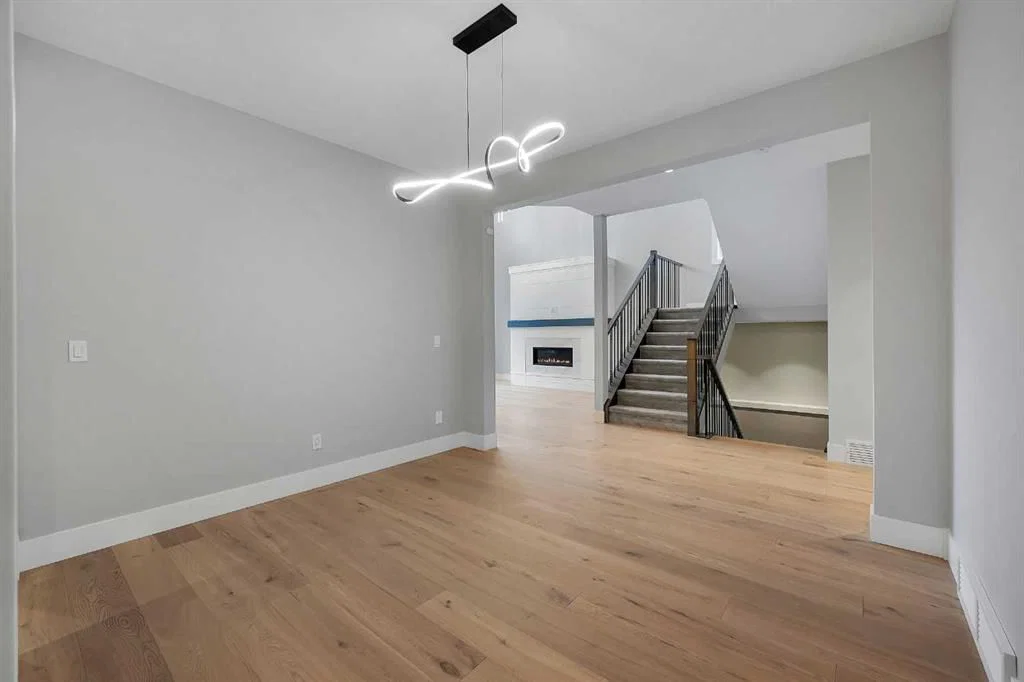106 Rock Lake Heights NW, Calgary — photo 4 of 31