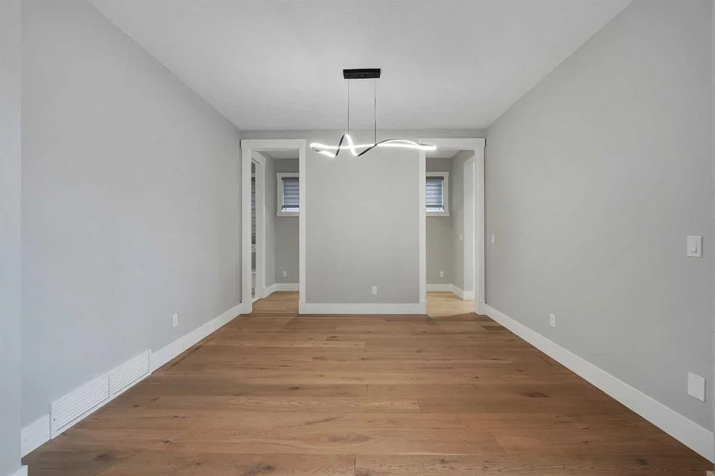 106 Rock Lake Heights NW, Calgary — photo 5 of 31