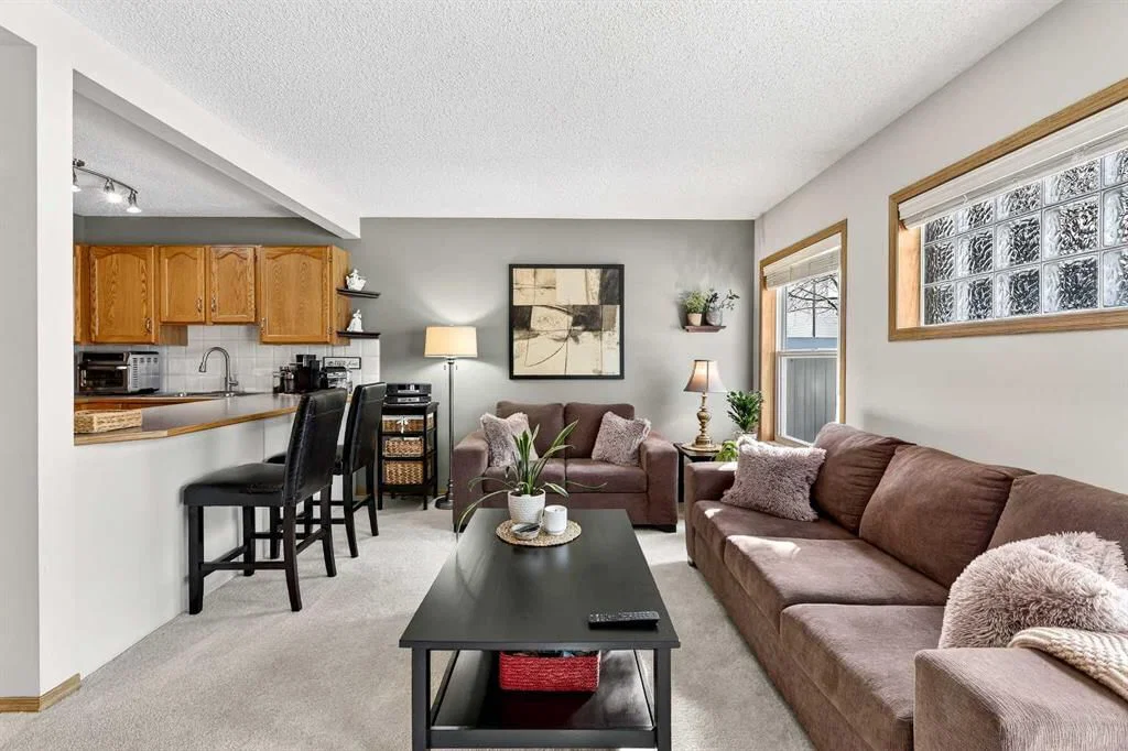 245 Millview Green SW, Calgary — photo 4 of 34