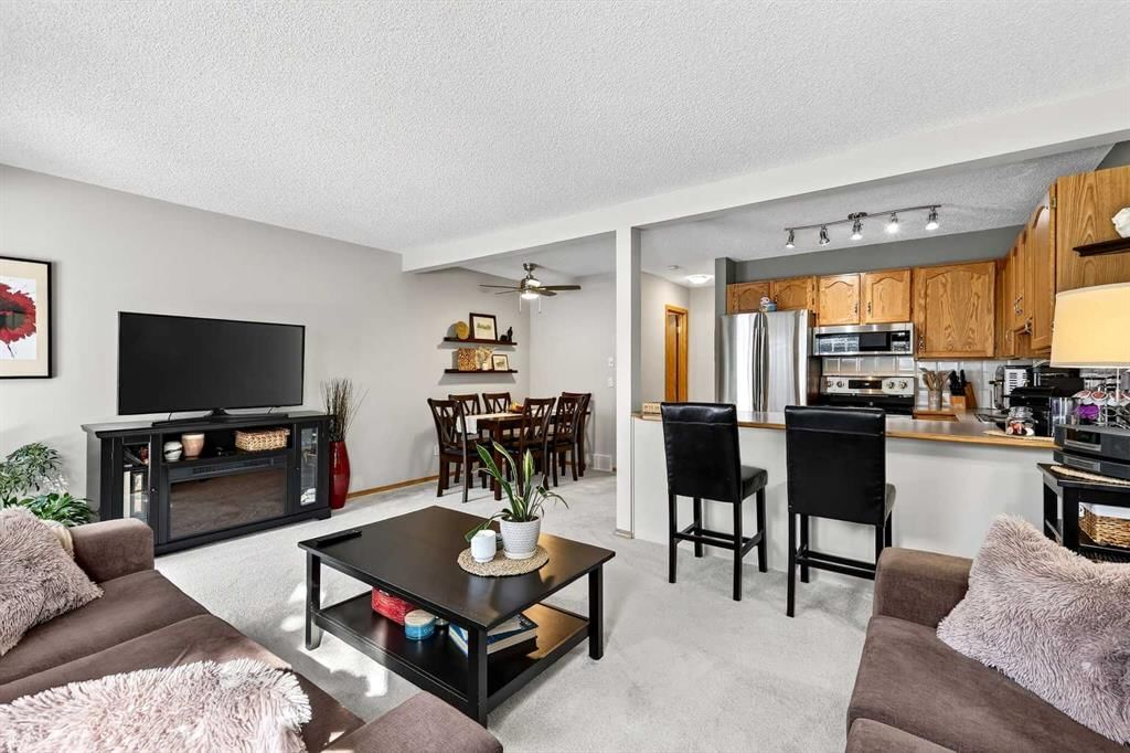 245 Millview Green SW, Calgary — photo 5 of 34