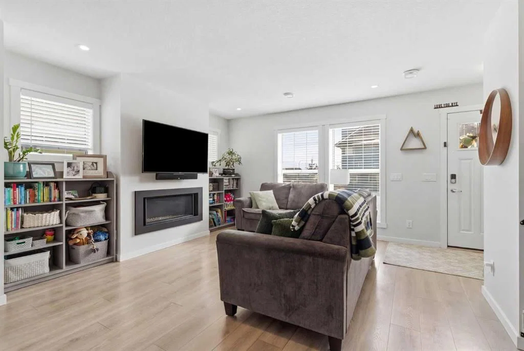 479 Cranbrook Square SE, Calgary — photo 3 of 45
