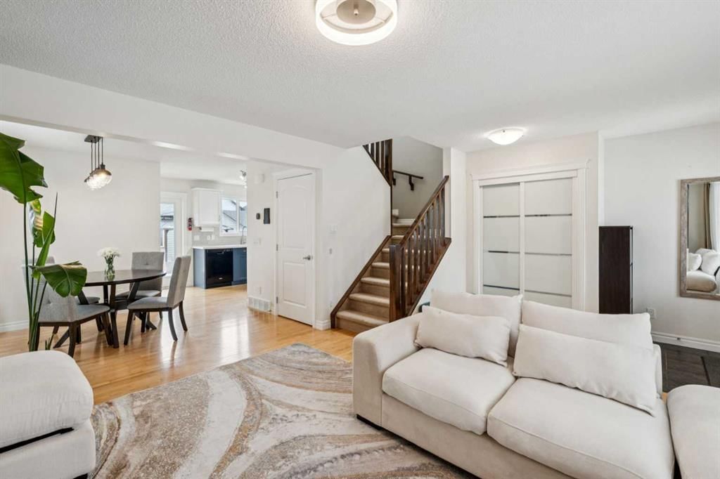 56 Silverado Plains View SW, Calgary — photo 2 of 34