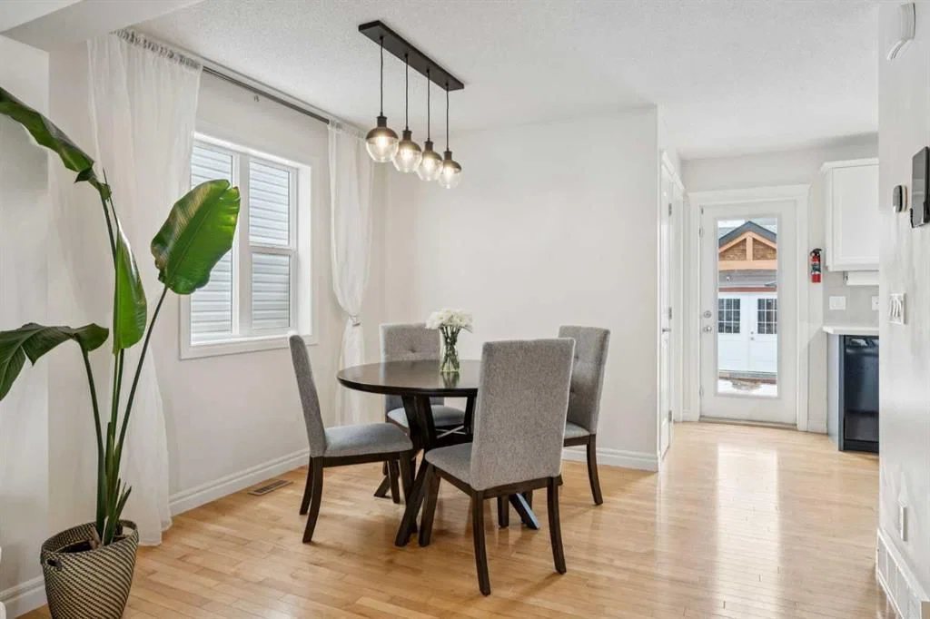 56 Silverado Plains View SW, Calgary — photo 5 of 34