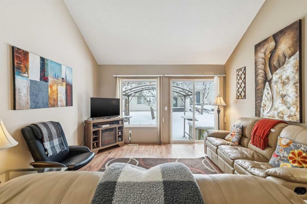 53 Somervale Point SW, Calgary — photo 3 of 32