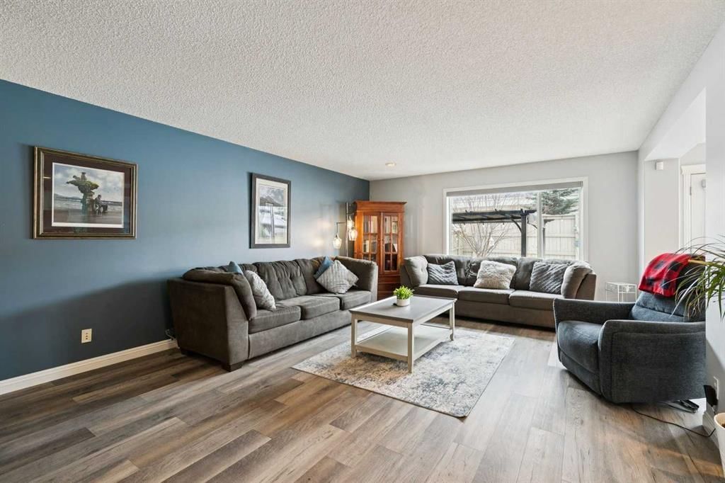 54 Chapala Grove SE, Calgary — photo 4 of 48